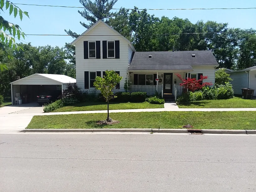 319 E Fargo St photo 1