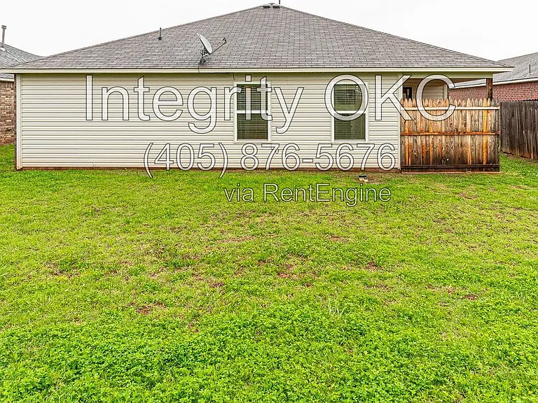 13233 Bridgewater Dr — Photo 34