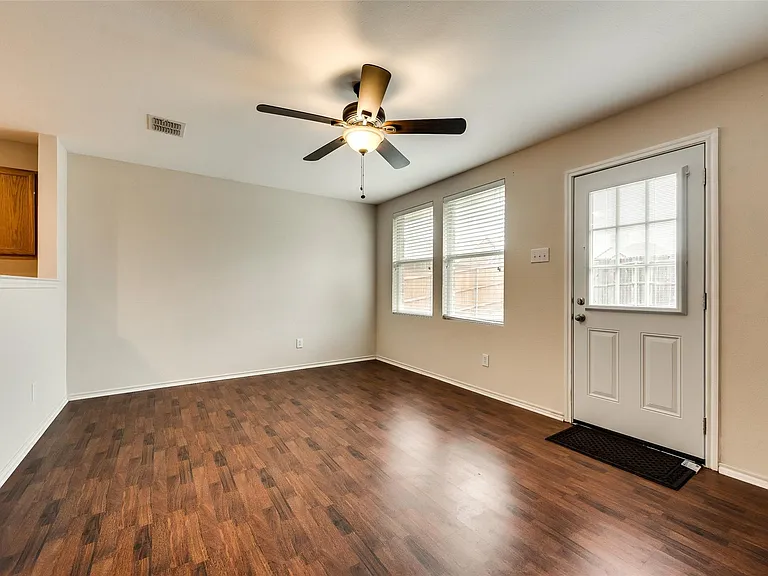 716 Rainsville Dr — Photo 9