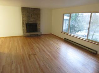 5220 Sand Point Way NE APT 2, Seattle, WA 98105