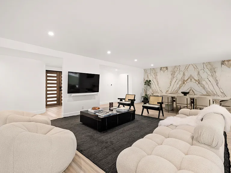9289 Swallow Dr — Photo 8