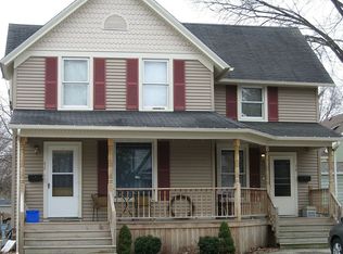 210 Grove St #212, Woodstock, IL 60098