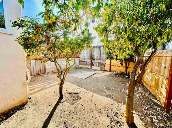450 Hillside Ter, Vista, CA 92084