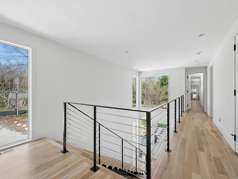 30 School St — Photo 12