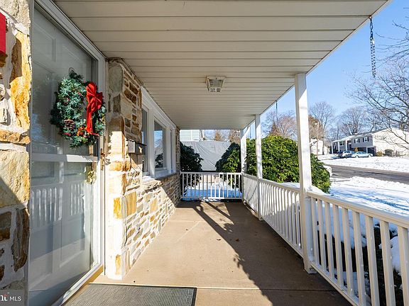 3rd image of 16 Wilbur Rd