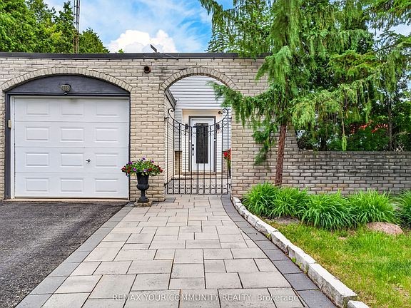 3rd image of 44 Pineridge Dr