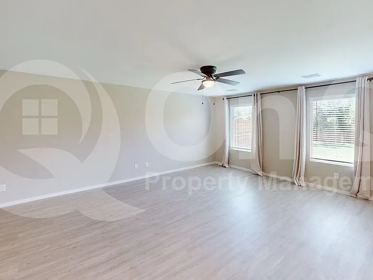 209 Adelina Dr — Photo 23