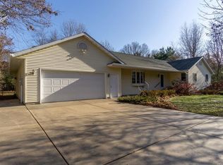 2622 Eagle Ridge Dr, Menomonie, WI 54751