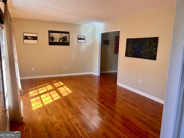 345 Caldwell Cir — Photo 3
