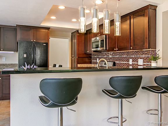 3rd image of 1604 Avenida Oceano