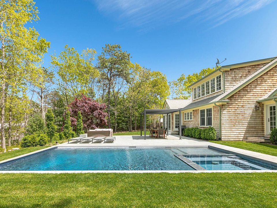 1st image of 11 Country Ln