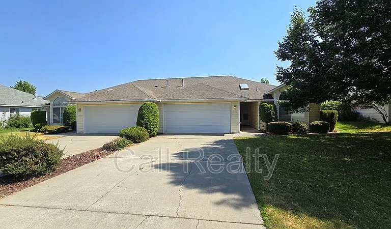 5205 S Smith Ct — Photo 1