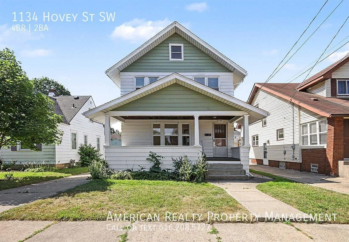 4 bed, 1.5 bath, 1274 sqft, $2,300 — Photo 1