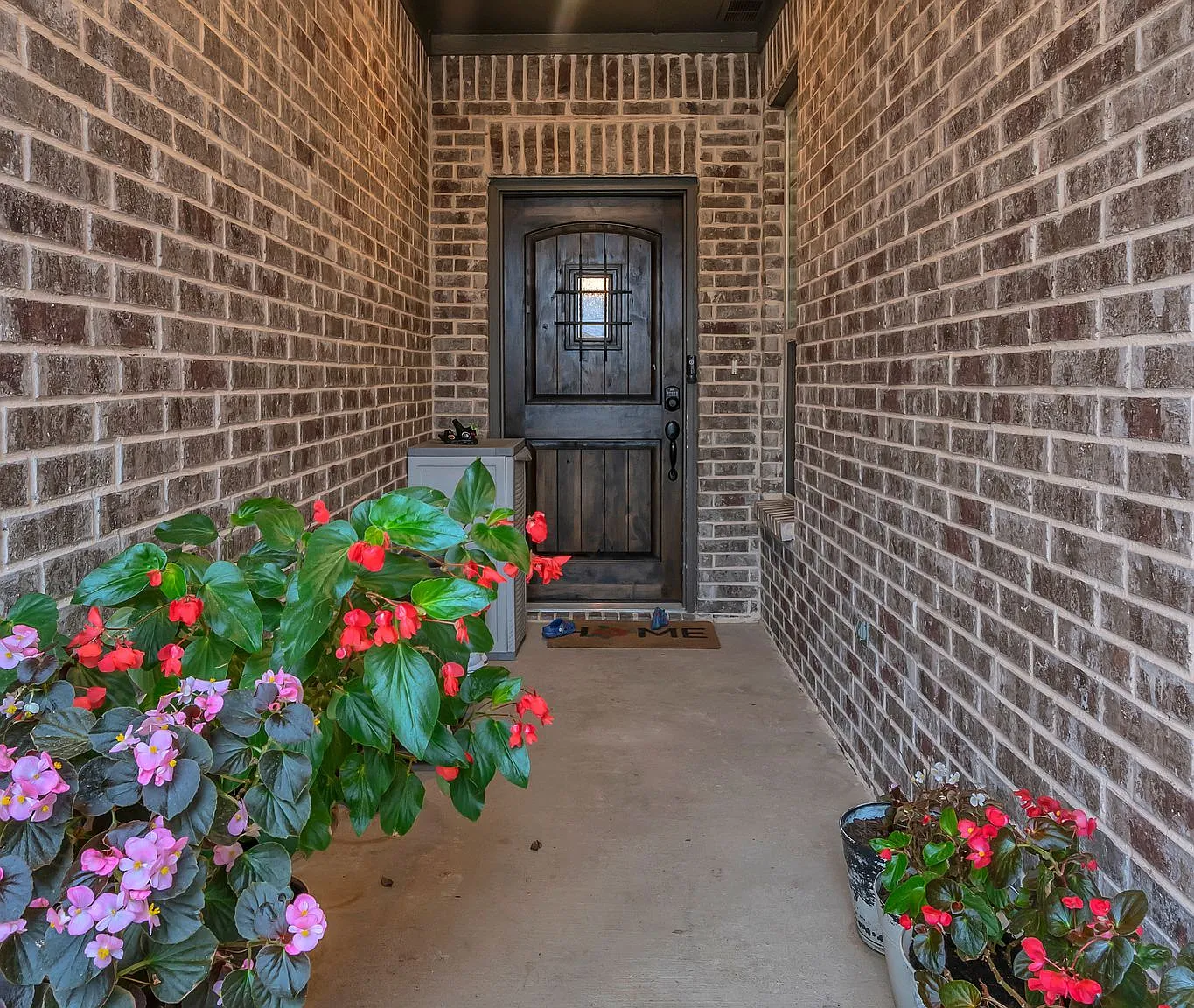 3 bed, 1830 sqft, $2,300 — Photo 3