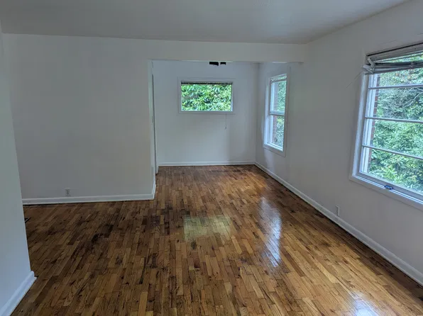 4310 SW Taylors Ferry Rd APT 1, Portland, OR 97219