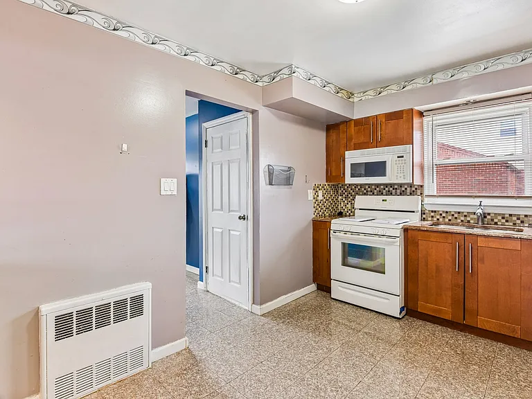183 Litchfield Ave — Photo 7