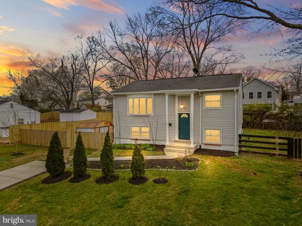9521 Salem St, Manassas, VA 20110