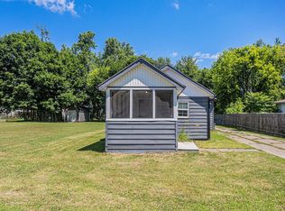 313 Fulton St, Buchanan, MI 49107