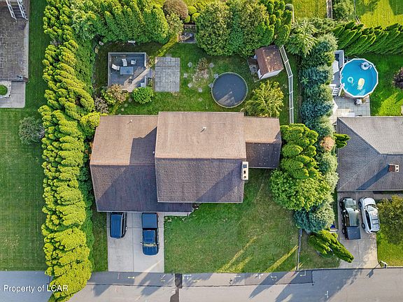 3rd image of 122 Leslie Ln