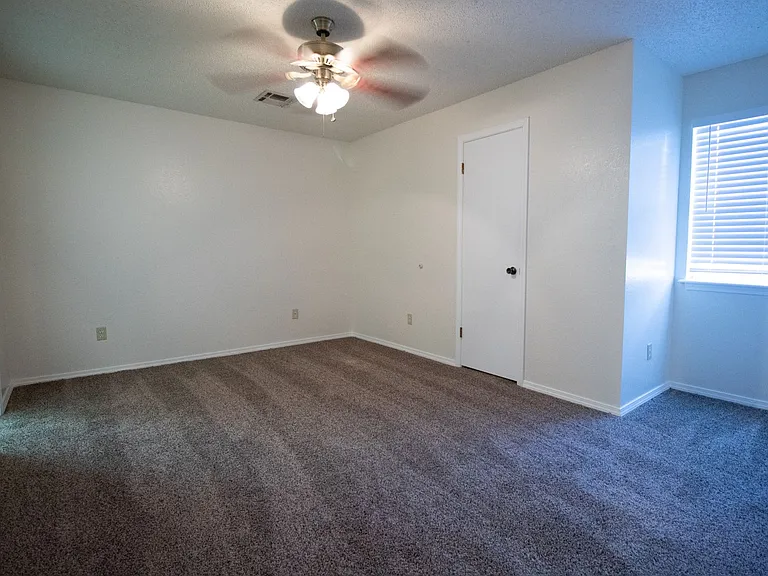 1706-08 Jennifer Cir — Photo 10