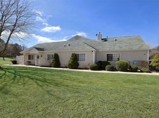 286 Ranch Cir, Manorville, NY 11949