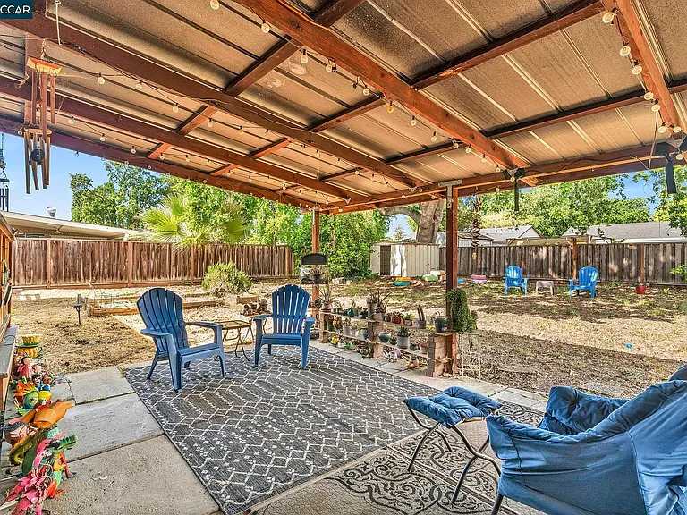 1331 Pear Dr — Photo 35