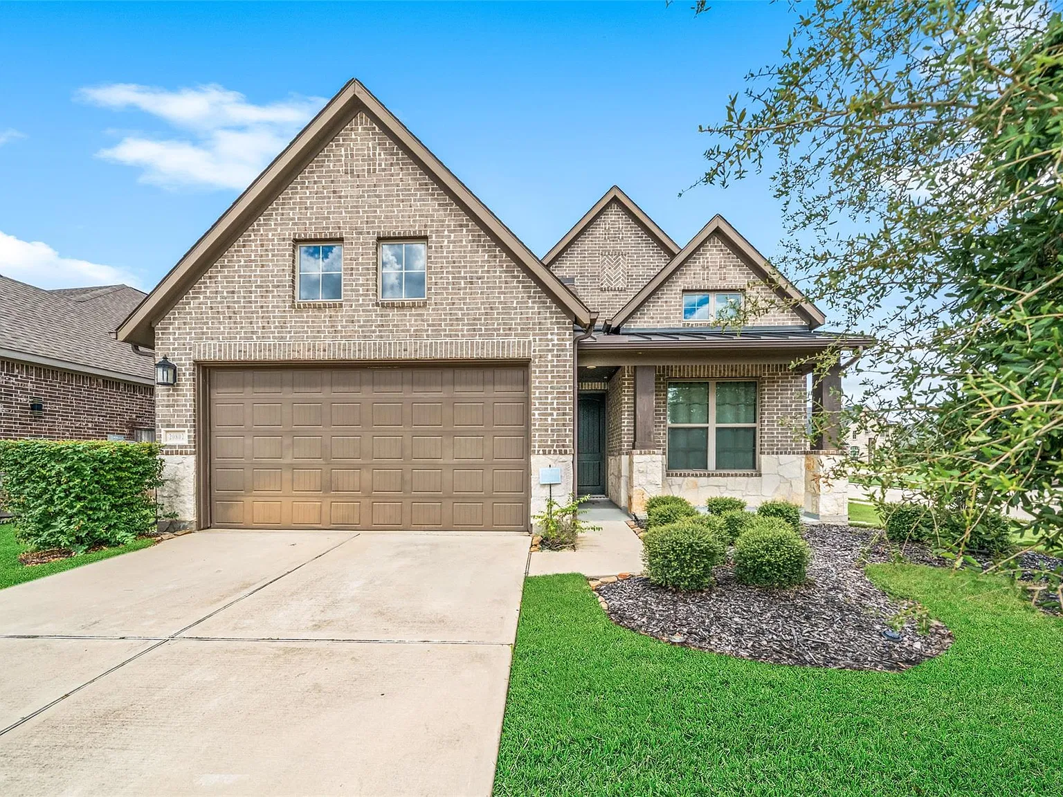 4 bed, 4.5 bath, 2826 sqft, $2,990 — Photo 4