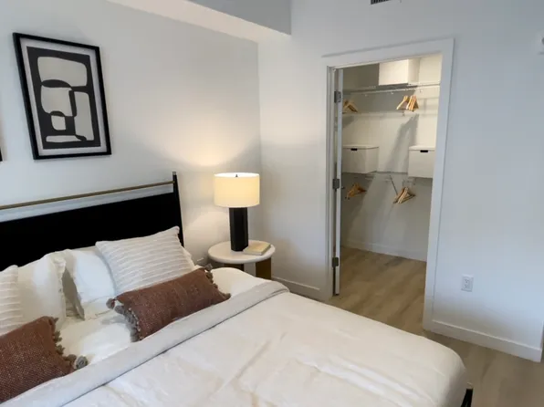 181 NE 164th St #402, Miami, FL 33162