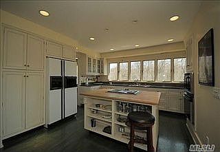 2nd image of 16 Bond Ln