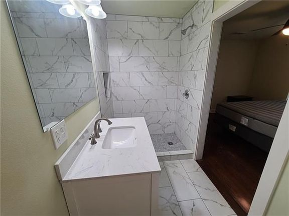 4th image of 375 Ocean Ave