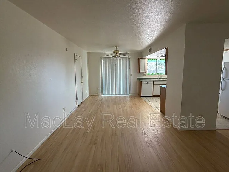 603 E Hondo Ave — Photo 11