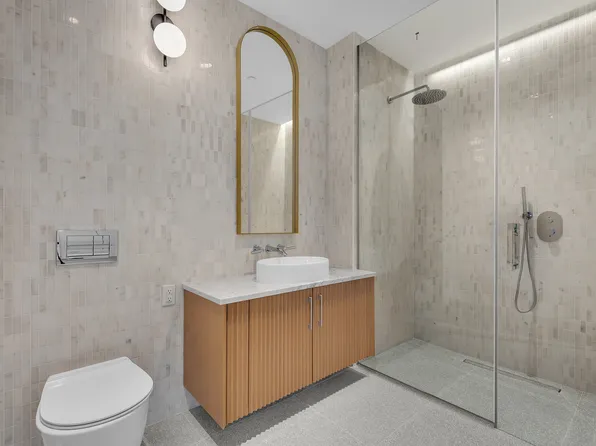 450 Grand Avenue image 6 of 16