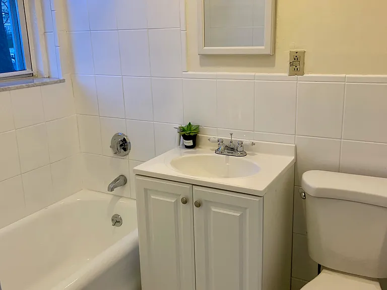 1607 Commonwealth Ave #9 — Photo 11
