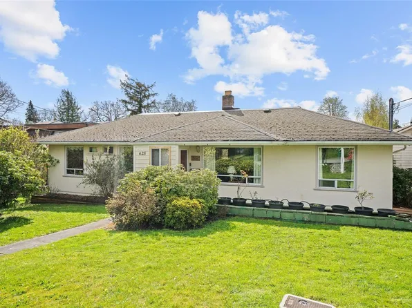 625 Broadway St, Saanich, BC V8Z 2G5