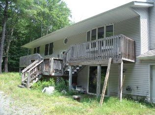 107 Ranger Rd, Greeley, PA 18425