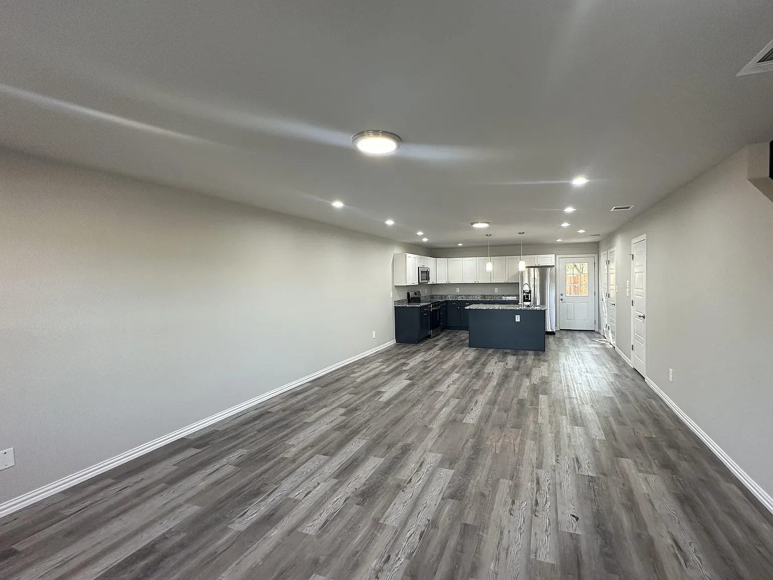 3 bed, 2.5 bath, 1448 sqft, $1,955 — Photo 4