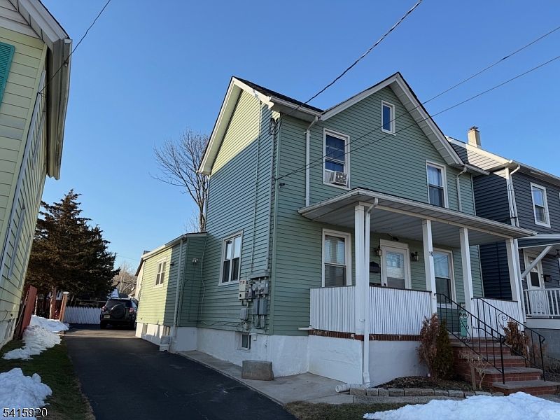 1st image of 10 Howard St