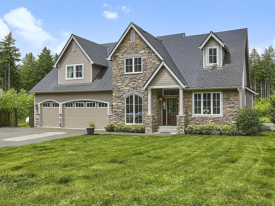 Three Car Garage