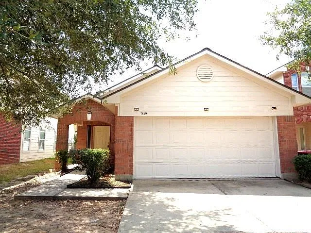 7619 Legacy Pines Dr