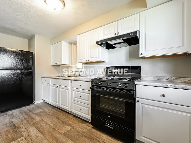 327 Elias Dr — Photo 6