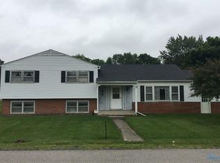 110 S Defiance St, West Unity, OH 43570