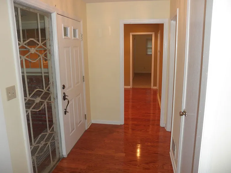 841 Artwood Rd NE — Photo 2