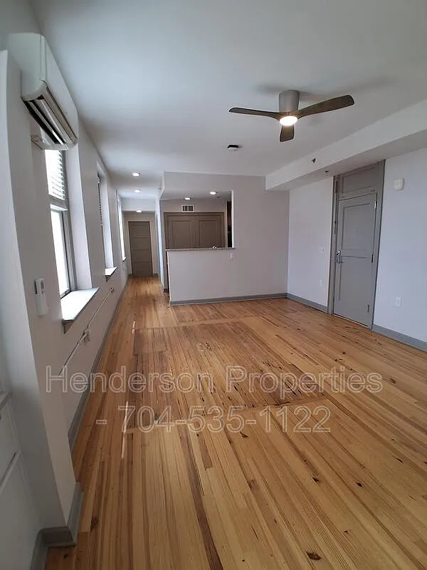 1 bed, 1.0 bath, 804 sqft, $1,800 — Photo 3