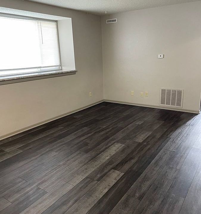 2nd image of 235 Ash St
