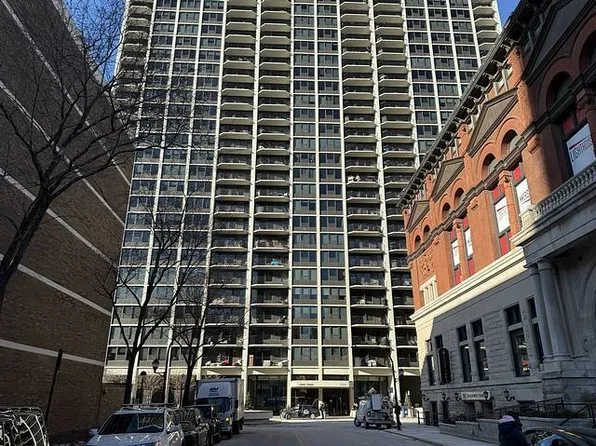 1560 N Sandburg Ter APT 709J, Chicago, IL 60610