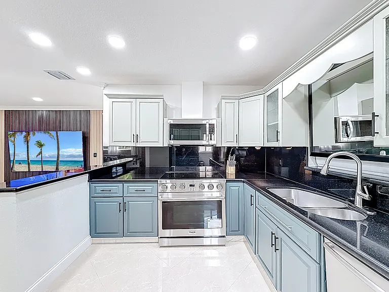 Kitchen Large 36 inches New Oven