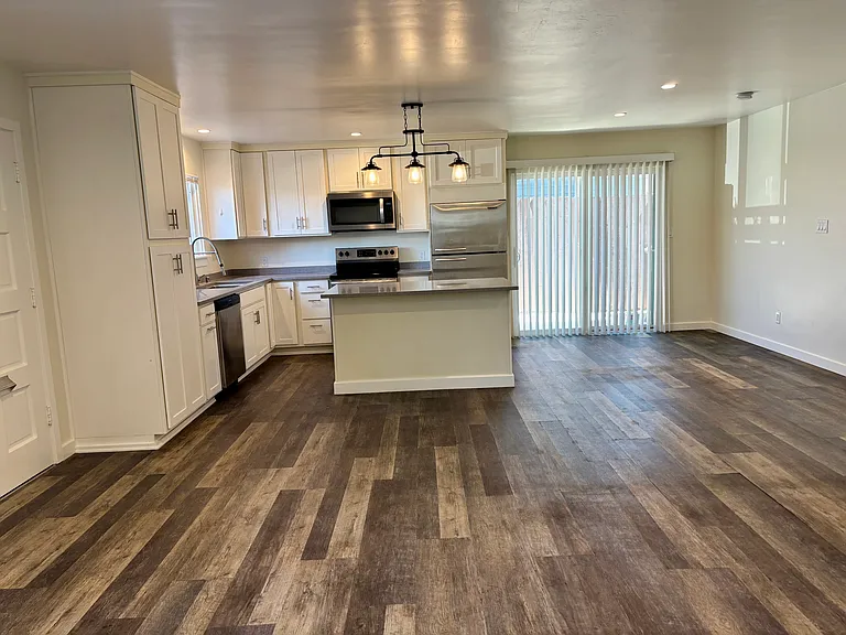 4660 Boundary St #A — Photo 6