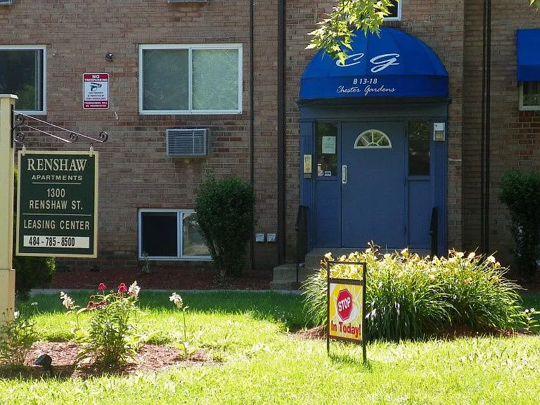 Renshaw Apartments — Photo 1