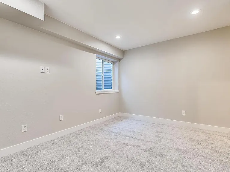 3155 N Saint Paul St — Photo 16