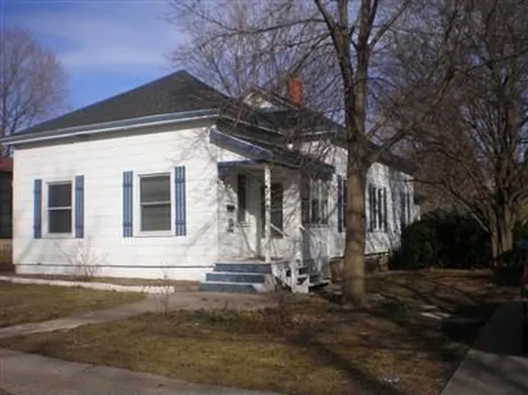 304 N Robert St, Ludington, MI 49431